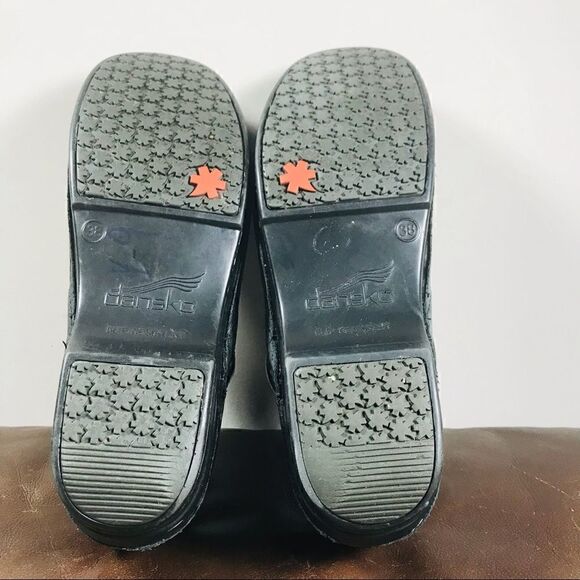 Dansko black leather patterned professional clogs - Picture 3 of 8